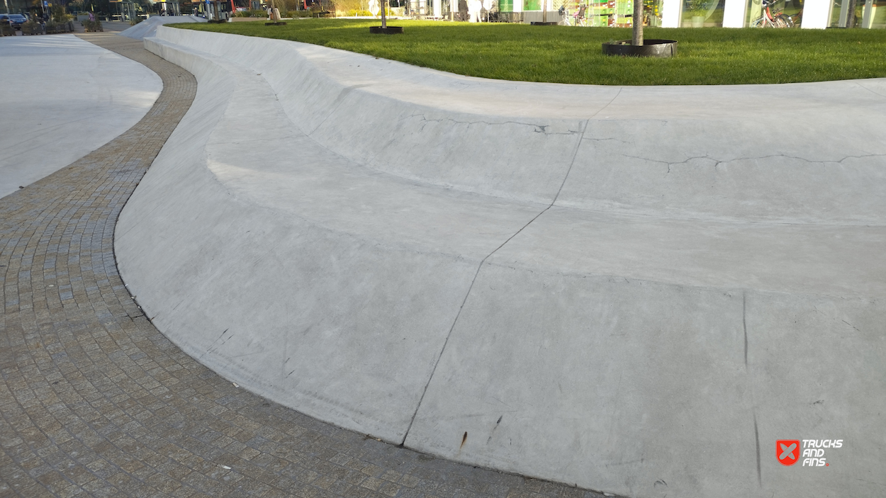 Stationsplein skatespot